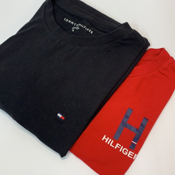 New🖤 Tommy Hilfiger 2 T-shirts - Picture 1 of 7